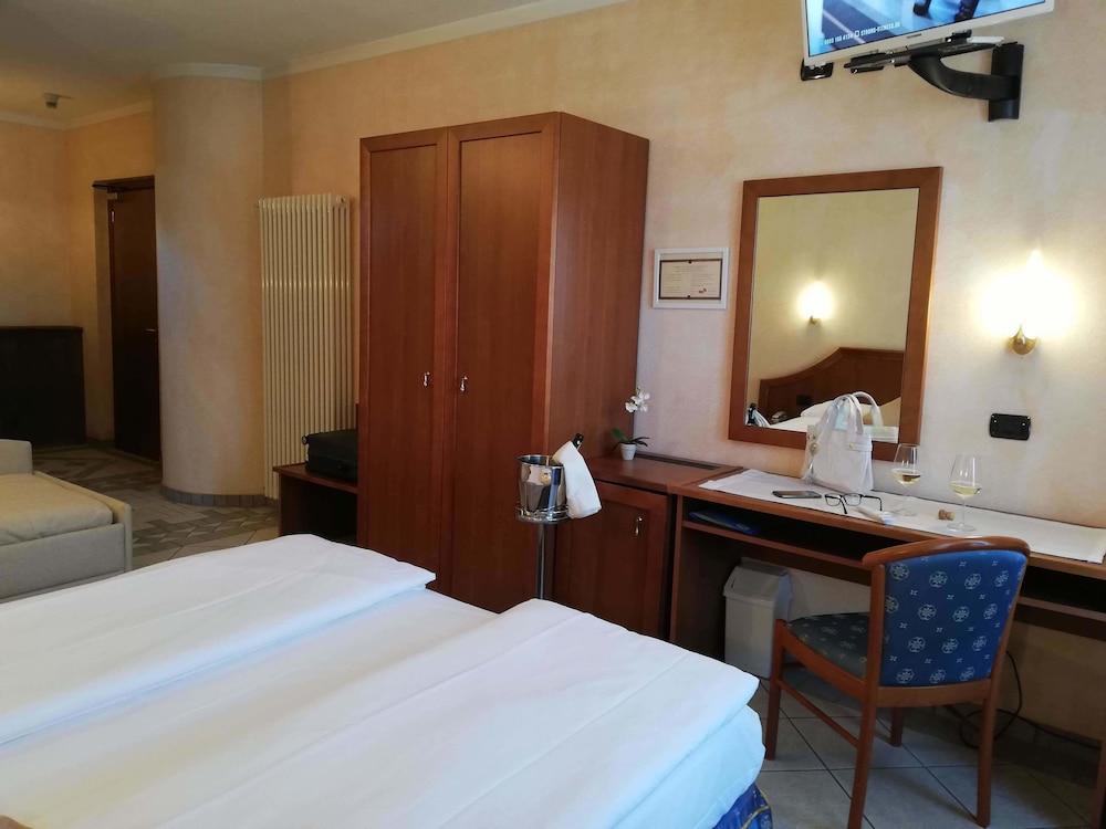Hotel Giardino 坎诺比奥 外观 照片